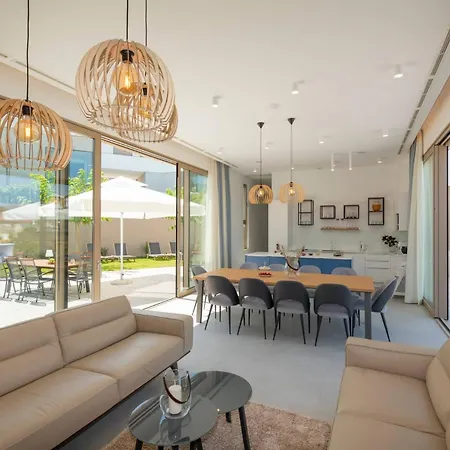 Villa Red & Blue Heated Pool, Sauna, Tennis *