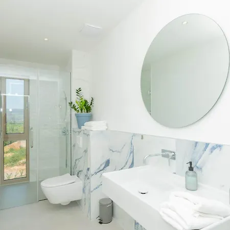 Red & Blue Heated Pool, Sauna, Tennis Villa *