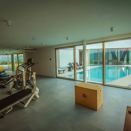 Villa Red & Blue Heated Pool, Sauna, Tennis