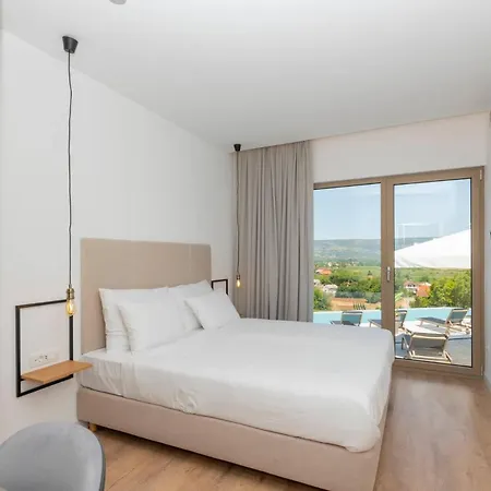 Villa Red & Blue Heated Pool, Sauna, Tennis Zmijavci