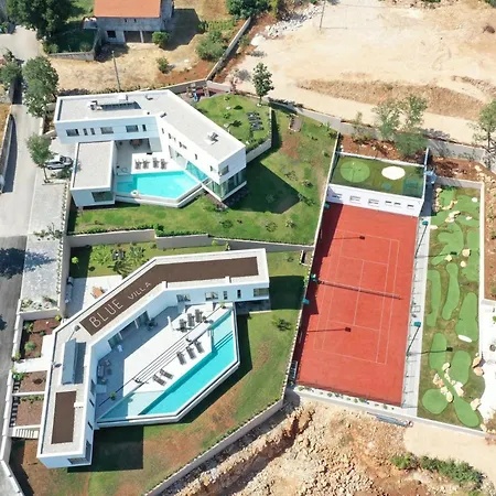 Red & Blue Heated Pool, Sauna, Tennis *