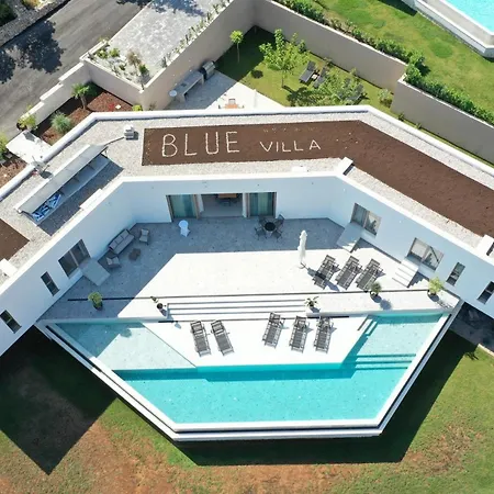 Red & Blue Heated Pool, Sauna, Tennis Villa Zmijavci